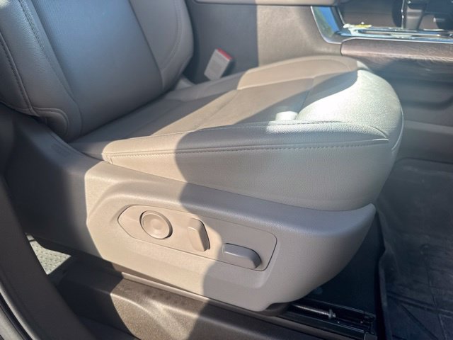 Certified 2023 Chevrolet Silverado 1500 LTZ w/ LTZ Convenience Package II AWD/4WD image 16