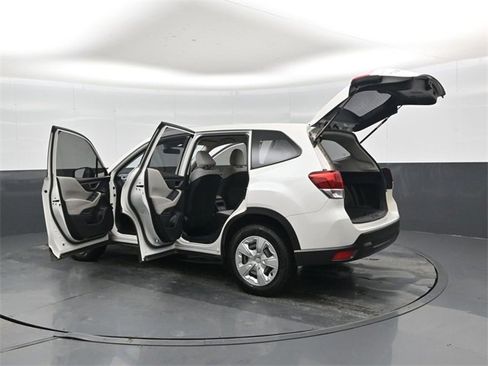 Used 2021 Subaru Forester Base image 47