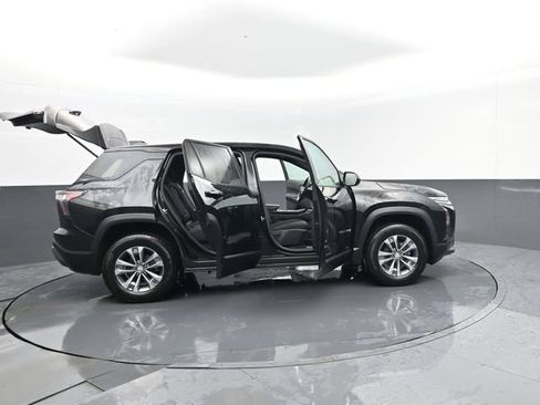 Used 2025 Chevrolet Equinox LT AWD/4WD image 30