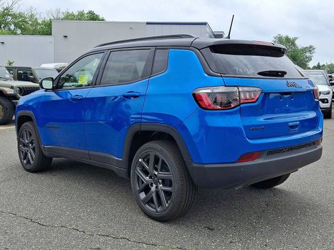 New 2026 Jeep Compass Limited w/ Sun, Sound & Navigation Group AWD/4WD image 3