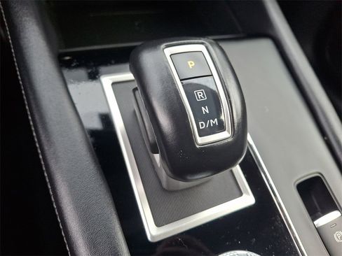 Used 2024 Mitsubishi Outlander SE image 17