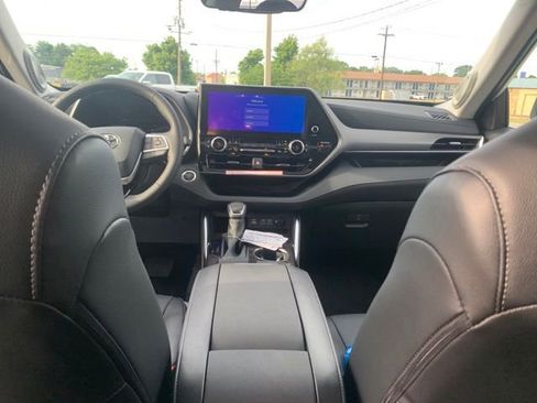 New 2026 Toyota Highlander Limited AWD/4WD image 26