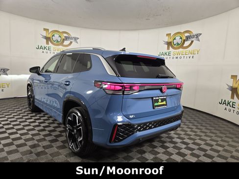Used 2025 Volkswagen Tiguan SEL R-Line AWD/4WD image 6