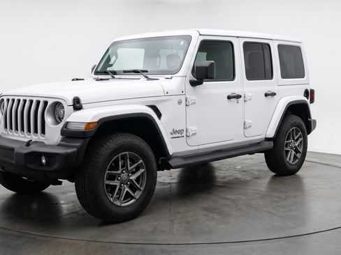 Used 2025 Jeep Wrangler Unlimited Sport AWD/4WD image 3