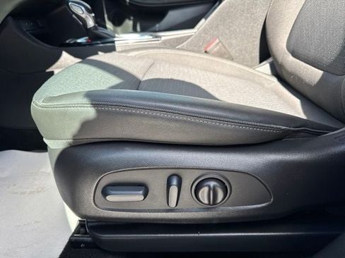 Used 2023 Buick Encore GX Preferred w/ Cold Weather Comfort Package AWD/4WD image 11