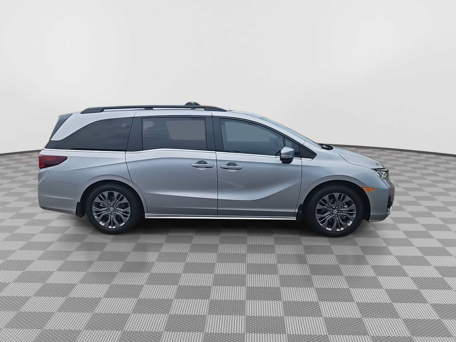Certified 2026 Honda Odyssey Touring image 9