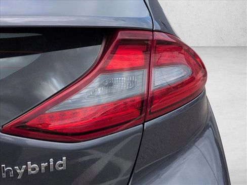 Used 2017 Hyundai Ioniq SEL image 9
