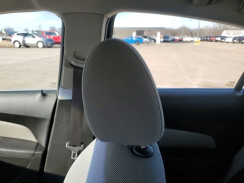 Used 2012 Chevrolet Cruze LT image 12