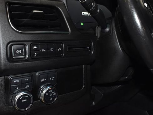 Used 2022 GMC Yukon SLE image 27