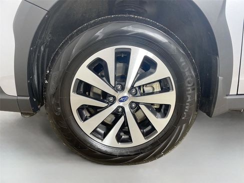 Used 2025 Subaru Outback Premium image 31
