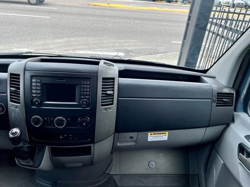 Used 2018 Mercedes-Benz Sprinter 2500 image 30
