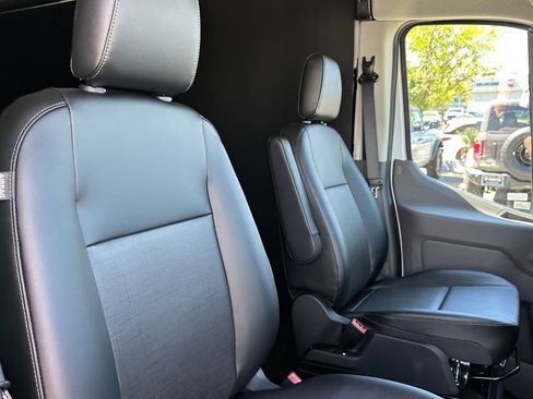 New 2026 Ford Transit 250 148 Medium Roof w/ Load Area Protection Package RWD image 17