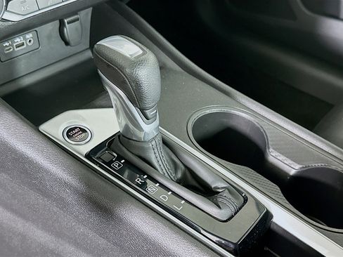 Used 2025 Nissan Altima 2.5 SV image 23