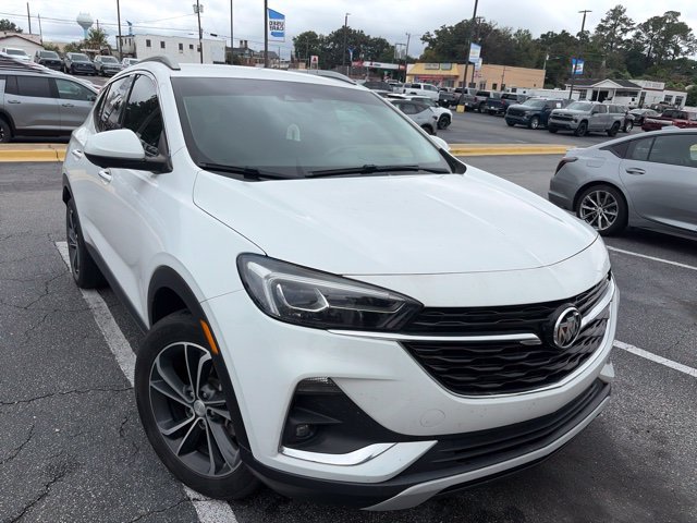 Used 2022 Buick Encore GX Essence w/ Advanced Technology Package FWD image 2