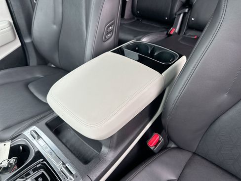 Used 2023 Kia Carnival SX FWD image 22