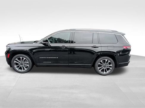 Used 2023 Jeep Grand Cherokee L Overland w/ Luxury Tech Group IV AWD/4WD image 2