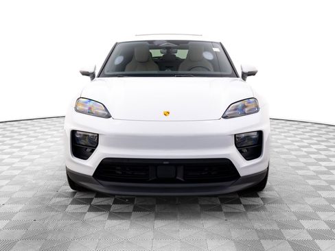 New 2026 Porsche Macan 4 Electric AWD/4WD image 9