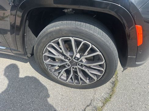 Used 2022 Jeep Grand Cherokee L Summit image 3