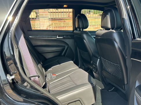 Used 2014 Kia Sorento SX w/ 3rd Row Package image 12