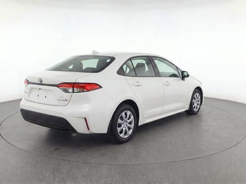 Used 2024 Toyota Corolla LE FWD image 4