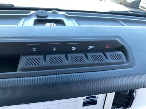 Certified 2025 Ford Bronco Heritage Edition AWD/4WD image 21