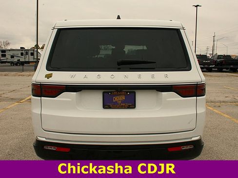 Used 2024 Jeep Wagoneer L Base w/ Premium Group I image 6