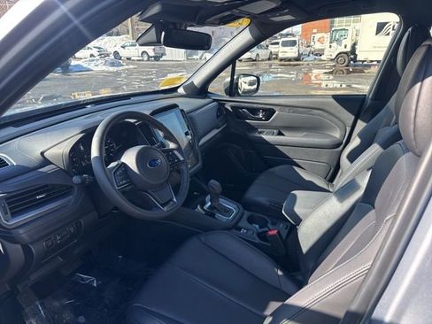 Used 2025 Subaru Forester Limited image 9