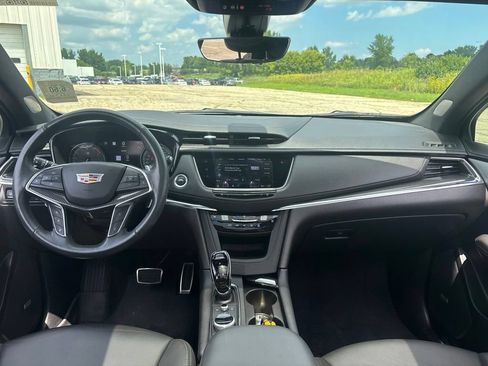 Used 2022 Cadillac XT5 Sportv w/ LPO, ONYX Package AWD/4WD image 9