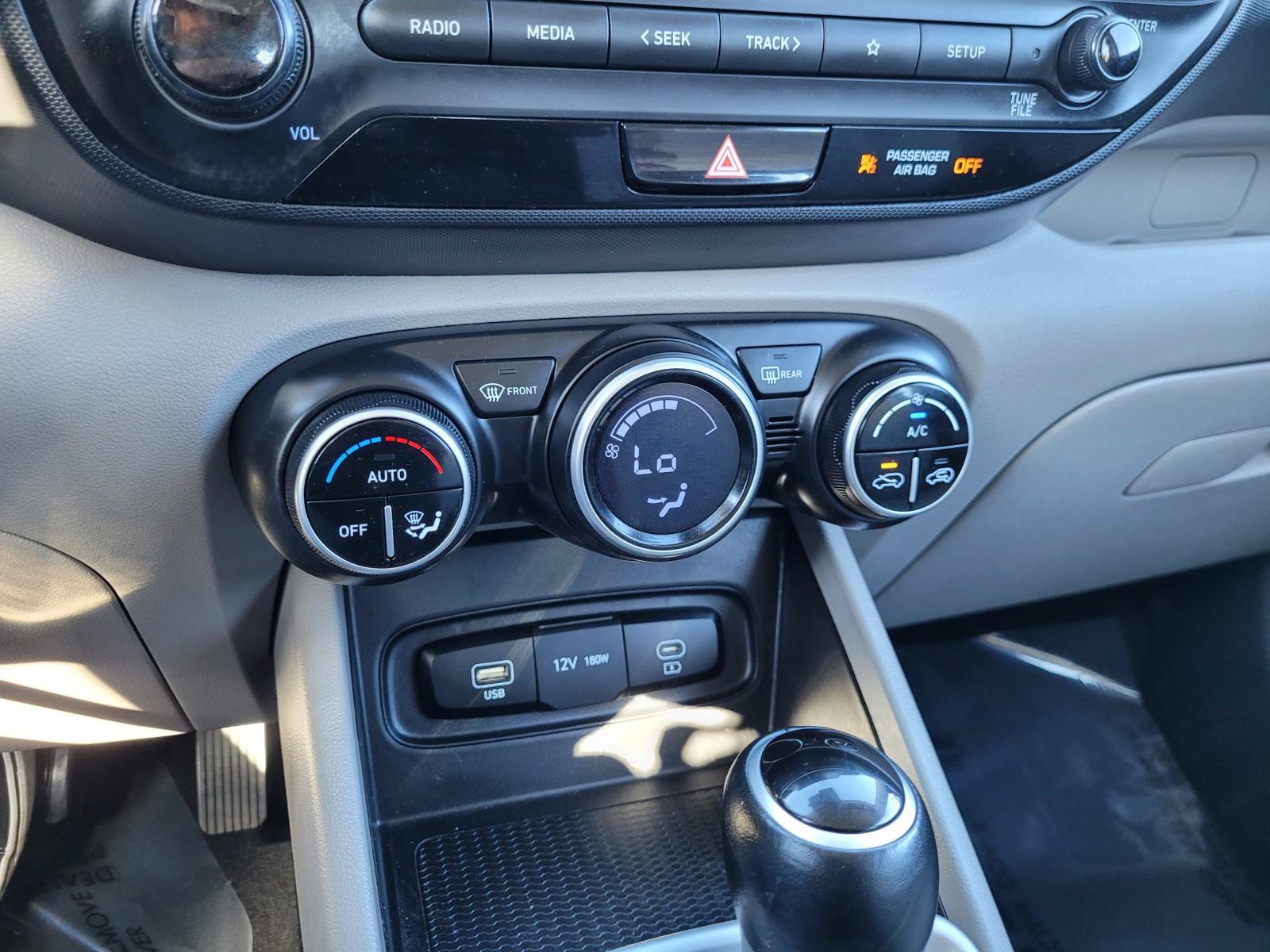 Used 2023 Hyundai Venue SEL FWD image 26