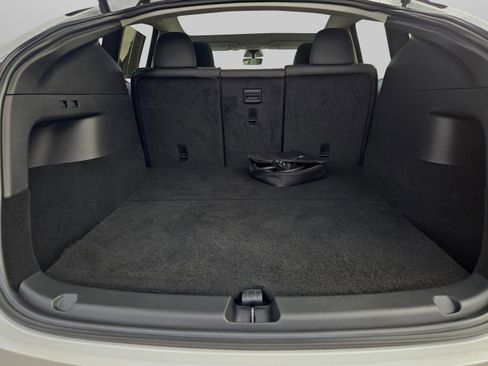 Used 2020 Tesla Model Y Long Range image 33