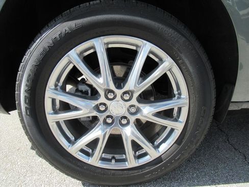 Used 2022 Buick Enclave Premium w/ Surround and Sites Package AWD/4WD image 8