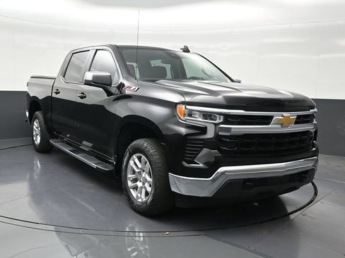 Used 2023 Chevrolet Silverado 1500 LT w/ Z71 Off-Road Package image 8