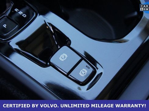 Certified 2025 Volvo XC40 B5 Plus image 18