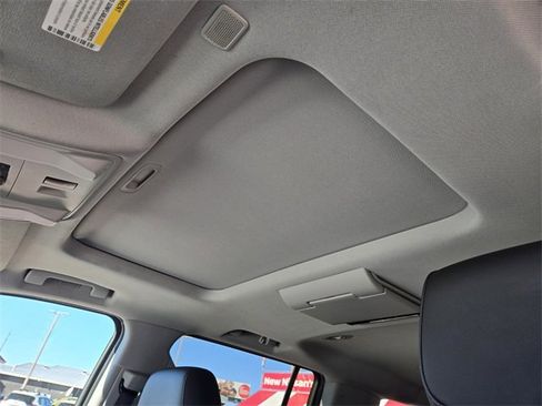 Used 2019 Cadillac Escalade ESV Premium Luxury image 12