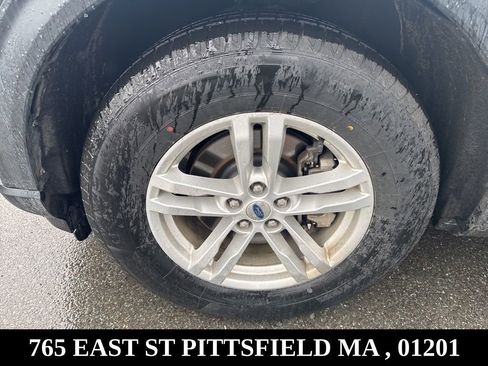 Used 2022 Ford Explorer XLT image 29