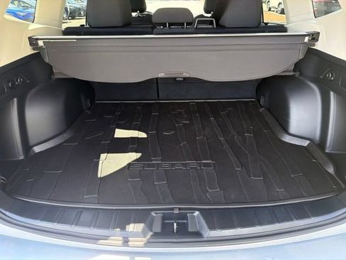 Used 2024 Subaru Forester Premium AWD/4WD image 9
