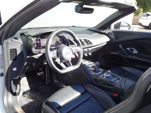 Used 2020 Audi R8 V10 w/ Carbon Exterior Package image 13