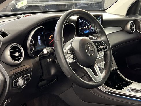 Used 2020 Mercedes-Benz GLC 300 4MATIC image 16