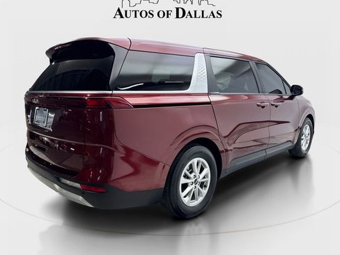 Used 2024 Kia Carnival LX FWD image 6