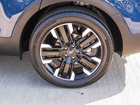 Used 2024 Kia Telluride SX w/ Towing Package AWD/4WD image 7