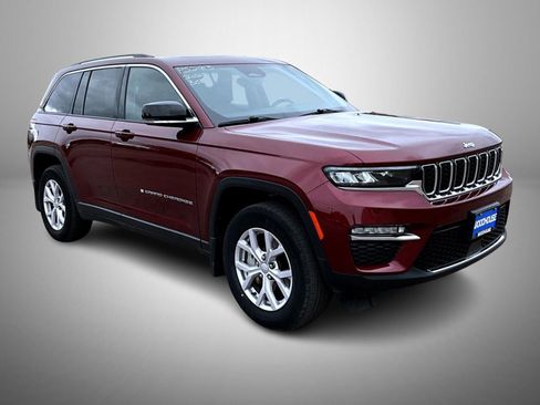 Certified 2022 Jeep Grand Cherokee Limited w/ MOPAR Finishing Package image 3