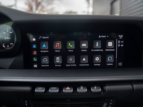 Certified 2022 Porsche 911 Carrera image 11