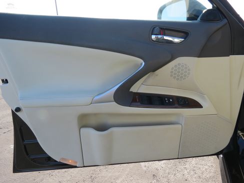 Used 2011 Lexus IS 250 4dr Sport Sdn RWD image 30