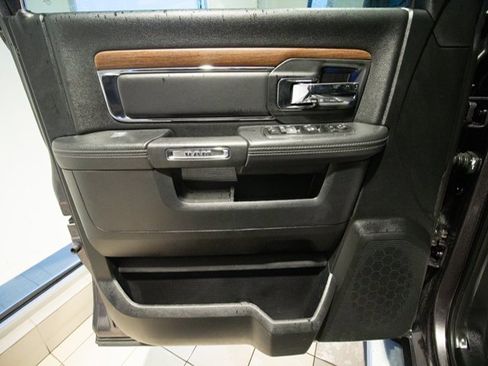 Used 2016 RAM 1500 Laramie w/ Convenience Group image 8