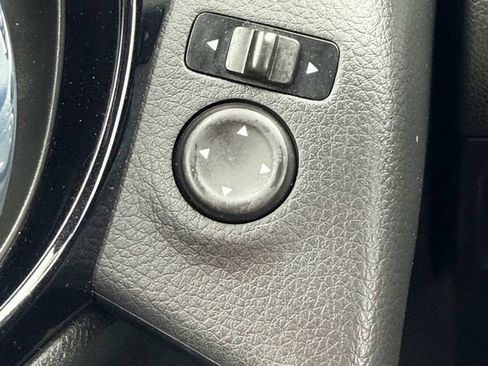 Used 2017 Nissan Rogue Sport SL image 24