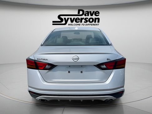 Used 2025 Nissan Altima 2.5 SL FWD image 5