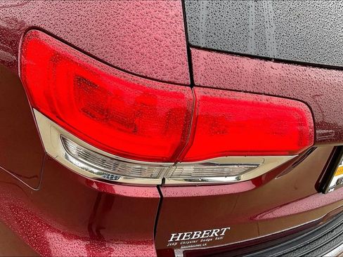 Used 2017 Jeep Grand Cherokee Limited image 29