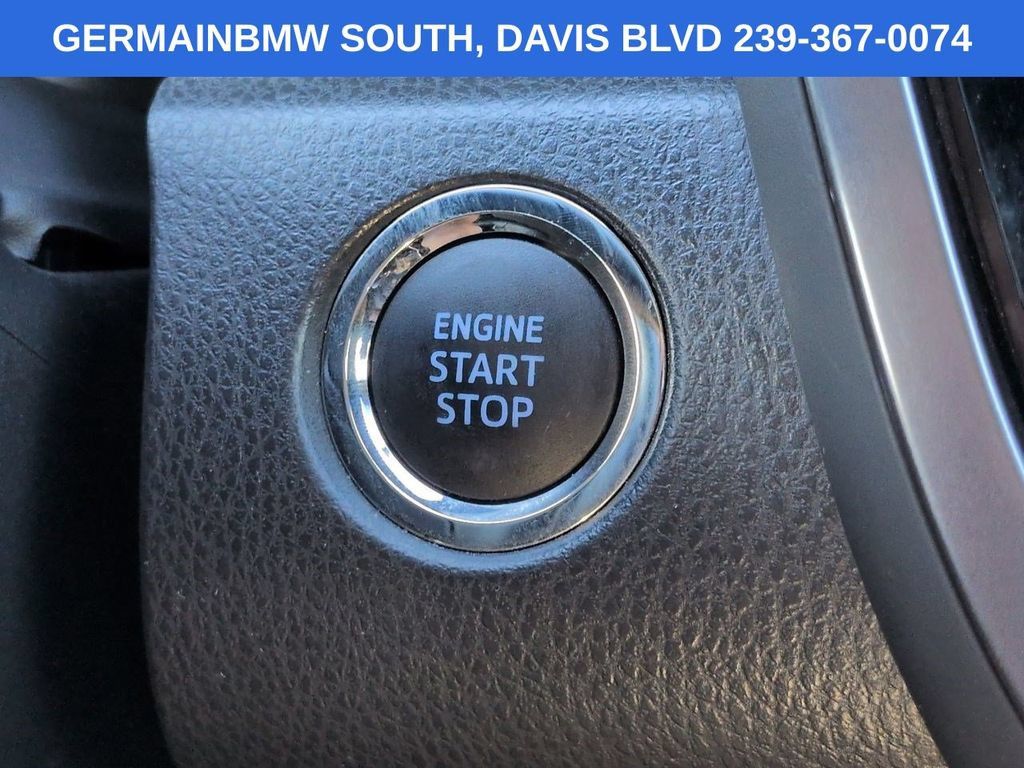 Used 2018 Toyota Camry SE w/ Convenience Package FWD image 29