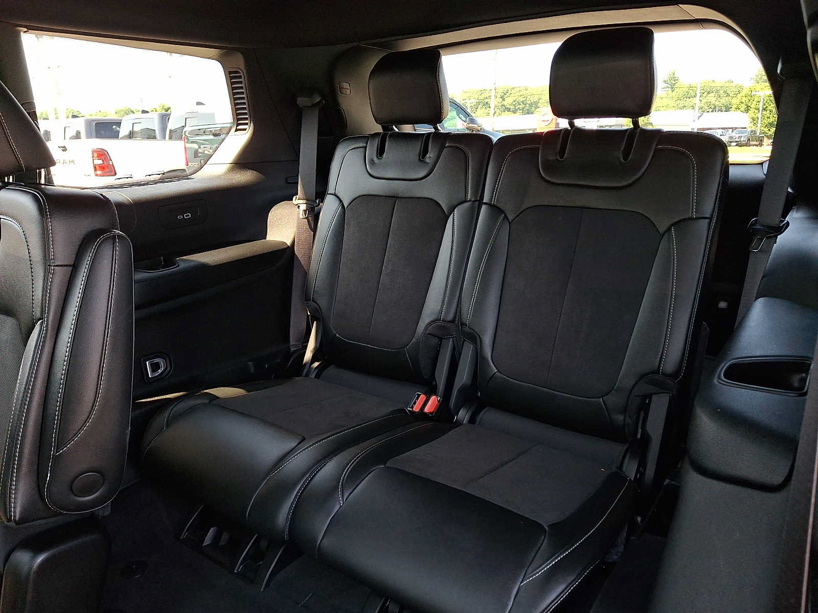 Used 2023 Jeep Grand Cherokee L Laredo AWD/4WD image 10