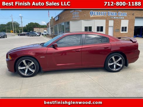 Used 2014 Dodge Charger SXT RWD image 1